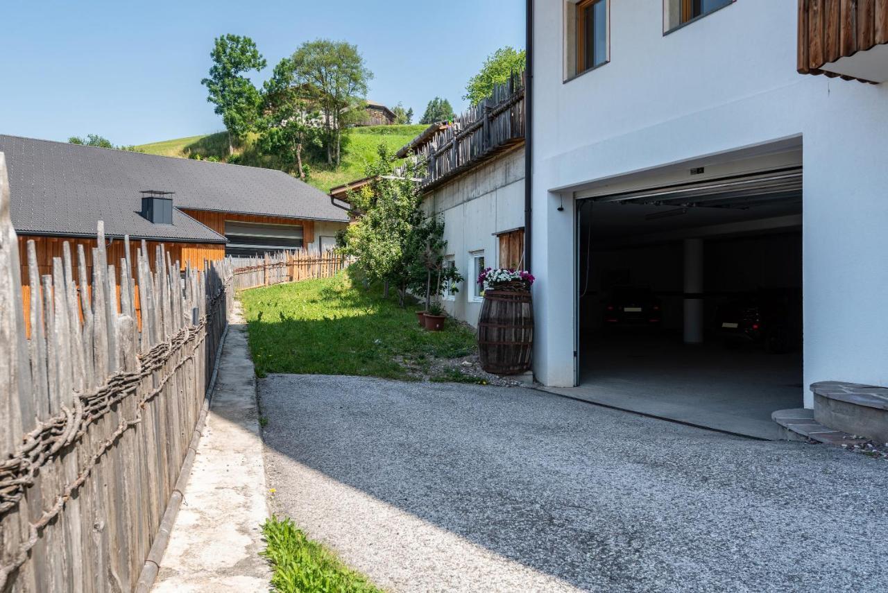 Schildberghof Panorama Apartment Siusi Exterior photo